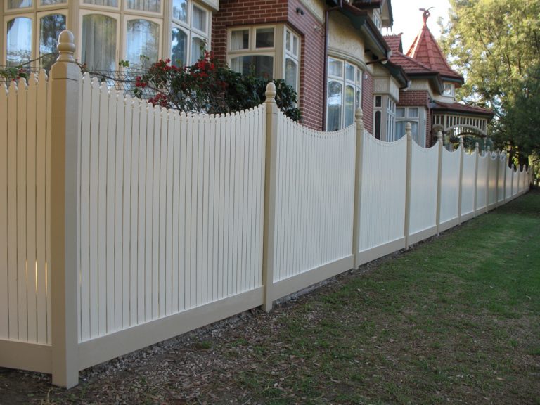 ScallopedPicketFence(2) Timber Fencing Installation Melbourne Eastside Fencing